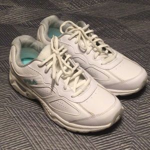 Fila size 9 white leather low top sneakers for women